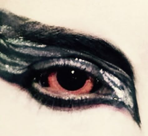 Black Swan Makeup, Swan Makeup, Black Swan Movie, Hawke Dragon Age, Black Swan 2010, Dragon Age 2, Swan Queen, Mazzy Star, Dark Grunge