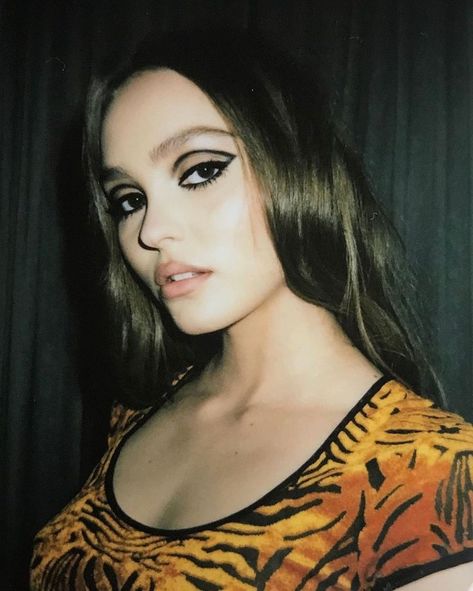 Bella Hadid Makeup, 60s Makeup, Graphic Eyes, Alt Makeup, Old Makeup, Makeup Tutorial Eyeshadow, Sharon Tate, Lily Rose Depp, Lily Rose