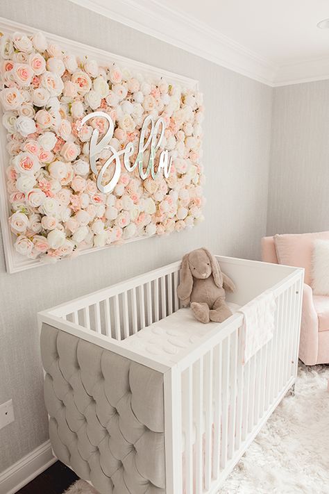 Flower wall art in nursery Girl Nursery Diy, Baby Nursery Inspiration, Baby Room Themes, Nursery Room Design, Girl Nursery Room, Baby Room Inspiration, Nursery Room Inspiration