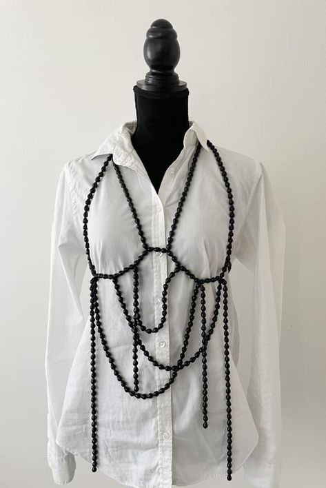 Pearl Harness Outfit, Beaded Harness Diy, Bead Harness, Pearl Harness, Beaded Harness, Body Shein, Body Harness Jewelry, Distressed Outfit, Harness Outfit