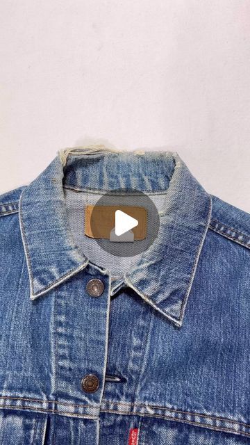 Diy Denim Jacket From Jeans, Jeans Repair, Upcycled Denim Jacket, Diy Denim Jacket, Collars Diy, Zip Collar, Upcycle Jeans, Denim Diy, Upcycled Denim