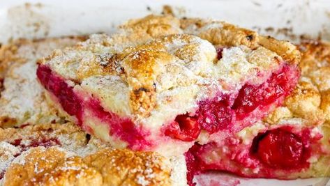 Cottage Cheese Casserole with Cherries - Boss Kitchen Cranberry Buckle, German Cakes Recipes, Christmas Cranberry, Streusel Cake, Cranberry Pie, German Cake, Baking Cookbooks, Sour Cream Coffee Cake, Cherry Cake