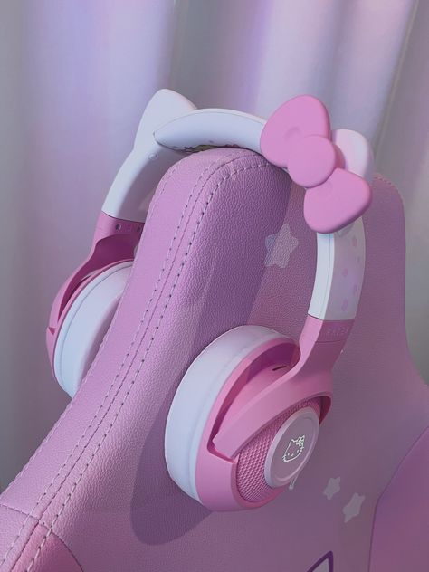 Kitty Headphones, Hello Kitty Headphones, Sanrio Products, Rare Sanrio, Pink Suitcase, Hello Kitty Shop, Headset Bluetooth, Gamer Room Decor, Hello Kitty Aesthetic