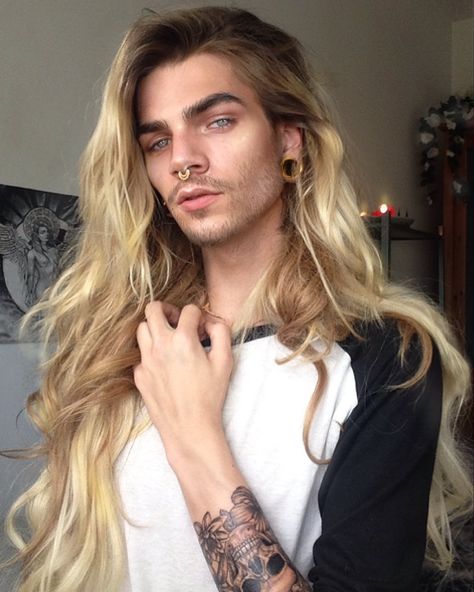 Fc: Nils Kuiper)) Hey, I'm Jasper and I'm 21 years old. I'm an androgynous model. I'm bisexual and single so introduce. Nils Kuiper, Long Curly Hair Men, Men Long Hair, Viking Braids, Androgynous Models, Engagement Photo Outfits Fall, Drawing Models, Hair References, Fancy Hairstyles