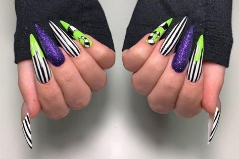 Beetlejuice Nail Art, Beetlejuice Nails, Horror Nails, Holloween Nails, Halloween Acrylic Nails, Gothic Nails, Goth Nails, Dope Nail Designs, Black Nail Designs