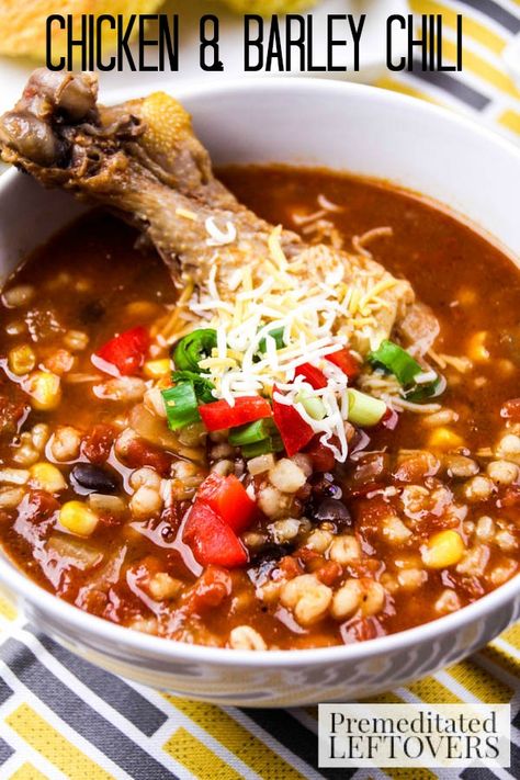 Chicken Chili with Barley- Ditch the ground beef and give this chicken chili a try instead. It's a hearty recipe that will keep you warm on cold days. Recipe With Barley, Barley Chili, Chicken Barley, Chili Soup, Chicken Chili Recipe, Best Soup Recipes, Chowder Recipes, Chicken Chili, Chili Recipe