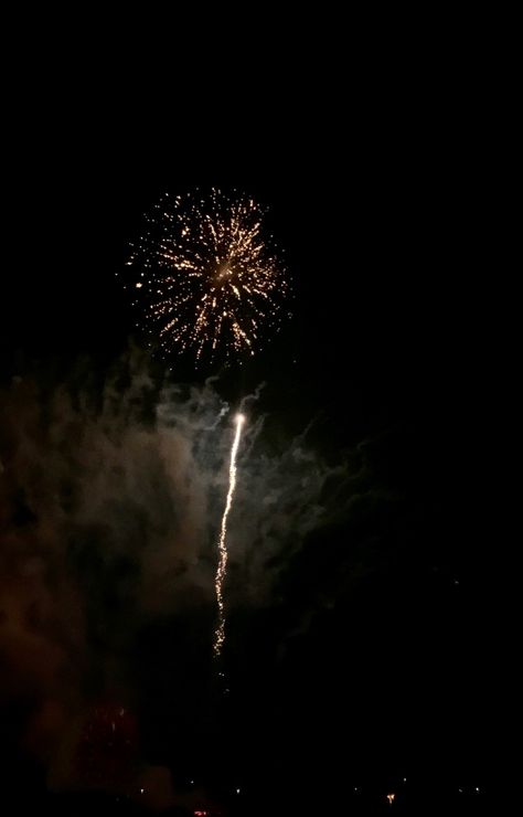 Skyshot Cracker Snap, Sky Shots Crackers Snap Photo, Fire Crackers Snap, Fire Crackers Aesthetic, Sky Shots Crackers Snap, Diwali Fake Snap, Diwali Aesthetic Photography, Crackers Snap, Slowmotion Videos