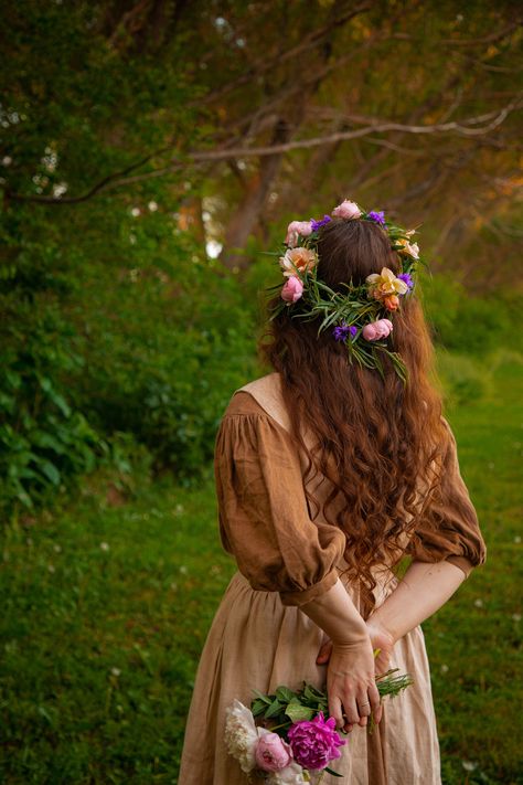 Creating a Late Spring Flower Crown Flower Crown Pose Reference, Crown Pose Reference, Spring Flower Crown, Thanksgiving Vegetables, Cottagecore Spring, The Old Ways, Painting Images, Recipe Girl, American Girl Crafts