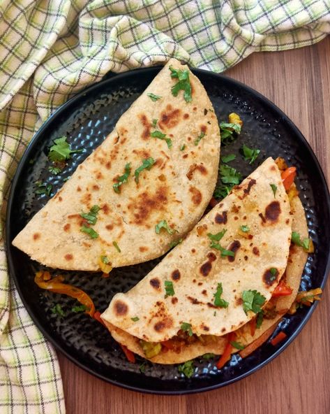 Quesedias Recipe Vegetarian, Indian Quesadilla, Vegetable Quesadilla, Veggie Quesadilla Recipes, Veggie Quesadilla, Vegetarian Platter, Indian Breads, Indian Masala, Healthy Flour