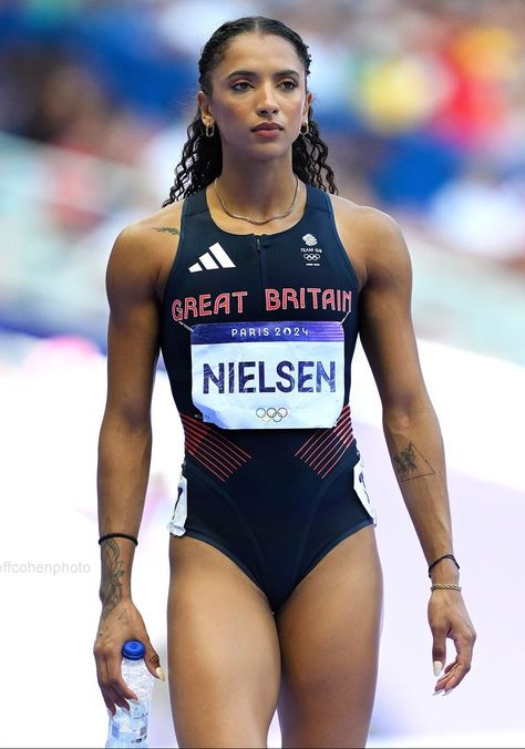 Laviai Nielsen Laviai Nielsen, Athletic Female, Gymnastics Images, Daisy Keech, Run Training, Heptathlon, Women Athletes, Portraits Of Women, Track Star