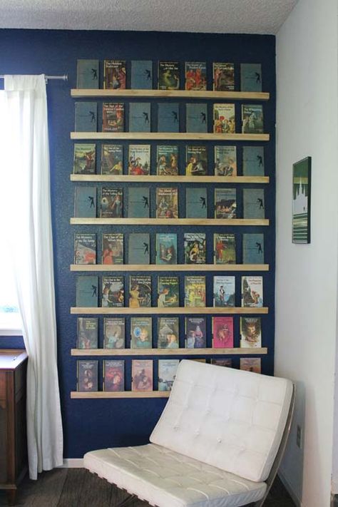 How to group art and collectibles into high-impact wall decor— Retro Renovation Vintage Nancy Drew, Comic Book Room, Comic Book Display, Comic Room, Nancy Drew Books, Retro Renovation, Nancy Drew, Up Book, Book Display