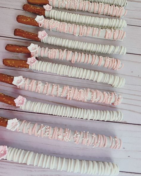 Pink And White Chocolate Pretzels, Pink And White Pretzel Rods, Pink Pretzel Rods, Quince Snacks, Pink Chocolate Covered Pretzels, Fairytale Quince, White Pretzels, Chocolate Covered Pretzel Sticks, Anything Pink