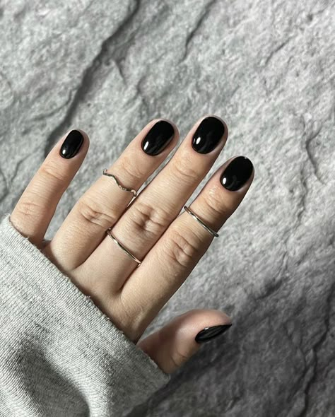 Rounded Black Nails, Black Gel Nails Short Round, Short Round Black Nails, Short Rounded Square Nails, Plain Black Nails, Short Black Nails, Nails Fall Autumn, Shellac Nails Fall, Black Gel Nails