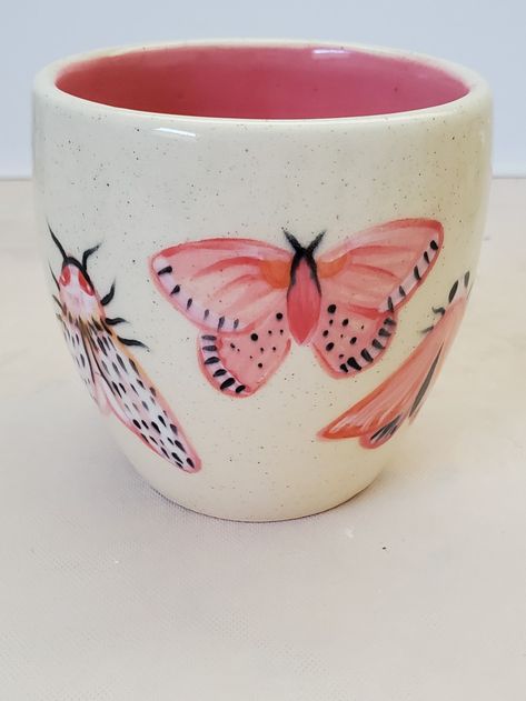 Moth Pottery Painting, Butterfly Pottery Painting, Cute Mug Designs Paint, Butterfly Pottery Painting Ideas, Paint Your Own Pottery Ideas Mug, Scrafito Ceramics, Butterfly Pottery, Butterfly Clay, Muggy Weather