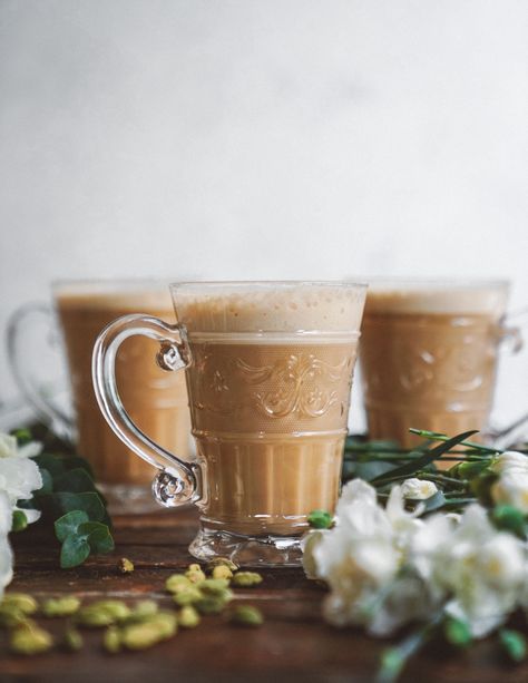 This plant based cashew milk latte is an instant cup of cheer! Cashews make the creamiest milk, perfect for your morning coffee. Cardamom Latte, Clean Breakfast Recipes, Homemade Nut Milk, Iced Beverages, Moon Milk, Food Shelf, Clean Breakfast, Cup Of Cheer, Nut Milk Bag