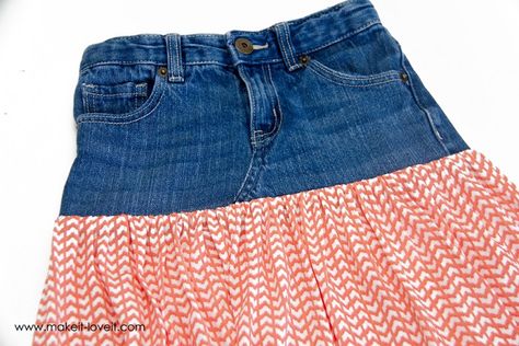 Jeans To Skirt Diy, Diy Denim Skirt From Jeans, Upcycle Jeans Skirt, Diy Jean Skirt, Jeans Into Skirt, How To Make A Skirt, Diy Denim Skirt, Maxi Skirt Tutorial, Diy Maxi Skirt