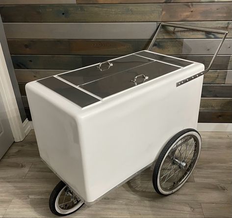 Nevero white icecream cart 600- popsicles Ice Cream Push Cart, Paleta Cart, Push Cart, Bicycle Rims, Ice Cream Cart, Dry Ice, Bicycle Tires, Popsicles, Candy Bar