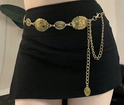 Waist Chain Outfit, Berlin Outfit, Chain Outfit, Birthday Fit, Belt Chain, Birthday Fits, 2024 Style, Halloween 2024, Waist Chain