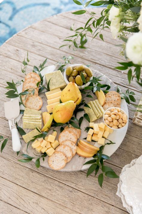 Pear & Cheese Board Beautiful Cheese Board, Fashionable Hostess, Charcuterie Inspiration, Charcuterie Cheese, Party Food Platters, Charcuterie And Cheese Board, Charcuterie Recipes, Fancy Drinks, Green Olives