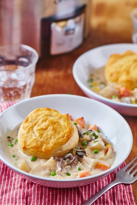 Recipe: Slow Cooker Veggie Pot Pie | Kitchn Veggie Pot Pie Recipe, Healthy Soup Vegetarian, Veggie Pot Pie, Vegetarian Pot Pie, Vegetarian Slow Cooker Recipes, Vegetarian Comfort Food, Easy Vegetarian Dinner, Slow Cooker Vegetarian, Vegetarian Crockpot