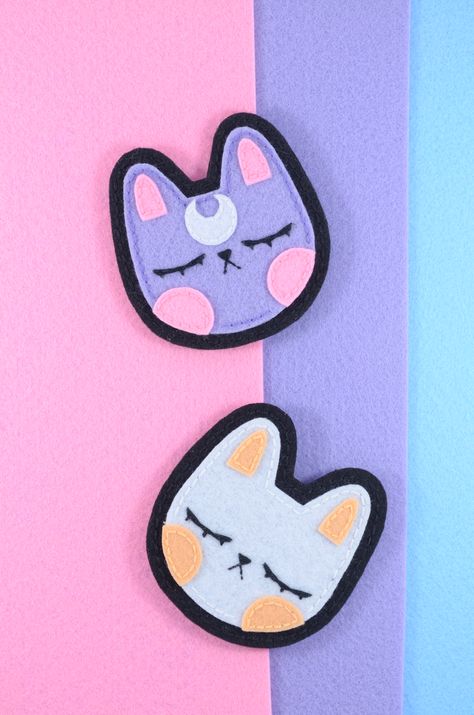 Bookmark Felt, Felt Pins, Brooch Felt, Felt Brooches, Cat Felt, Felt Toys Diy, Kawaii Diy, Pin Cute, Animal Sewing Patterns