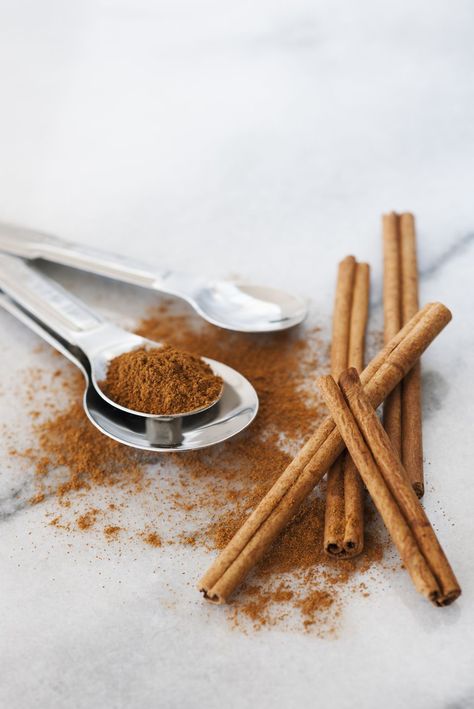 Maca Benefits, Health Benefits Of Ginger, Matcha Benefits, Ginger Benefits, Superfood Powder, Cinnamon Powder, Big Meals, Warning Signs, Diet And Nutrition