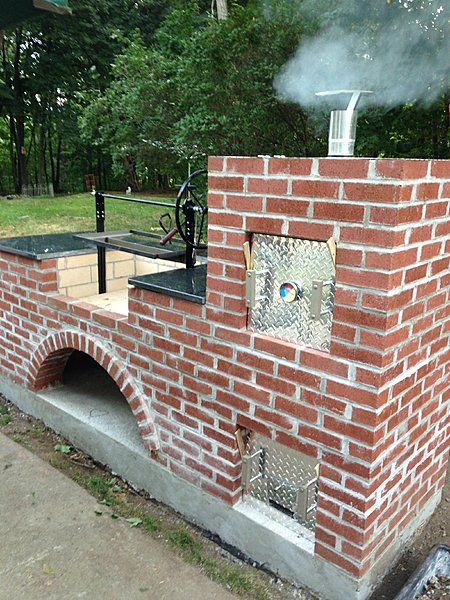 Backyard Brick Grill Ideas, Diy Brick Smoker, Brick Smoker And Grill, Brick Grill Outdoor Diy, Home Made Grills Diy Ideas, Smoker Grill Designs, Brick Grill Outdoor, Outdoor Brick Grill, Home Made Bbq Grills