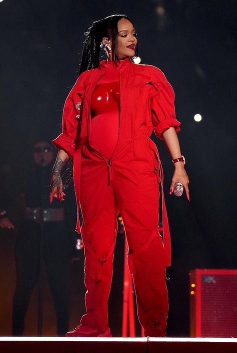 Super Bowl Hair, Rihanna Costume, Rihanna Concert, Super Bowl Halftime Show, Super Bowl Halftime, Halftime Show, Rihanna Fenty, Olivia Wilde, Red Jumpsuit