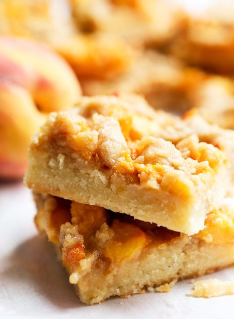 Pip & Ebby - Pip-Ebby - Peach Crumble Bars Peach Crumb Bars, Peach Crumble Bars, Crumb Bars, Peach Crumble, Sweet Pork, Peanut Butter Oatmeal Cookies, Peach Desserts, Crumble Bars, Peanut Butter Bars