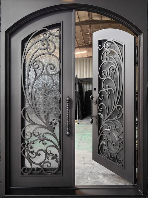 Iron Front Door, Bug Screen, تصميم داخلي فاخر, Iron Gate Design, Gorgeous Doors, Entrance Door Design, Porte Decorate, Wrought Iron Doors, Iron Door