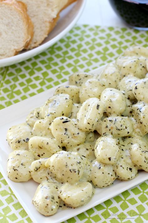 Gnocchi With Pesto, Gnocchi Recipes, Spaghetti Squash, Cream Recipes, Flavorful Recipes, Couscous, Gnocchi, Dinner Time, A Bowl