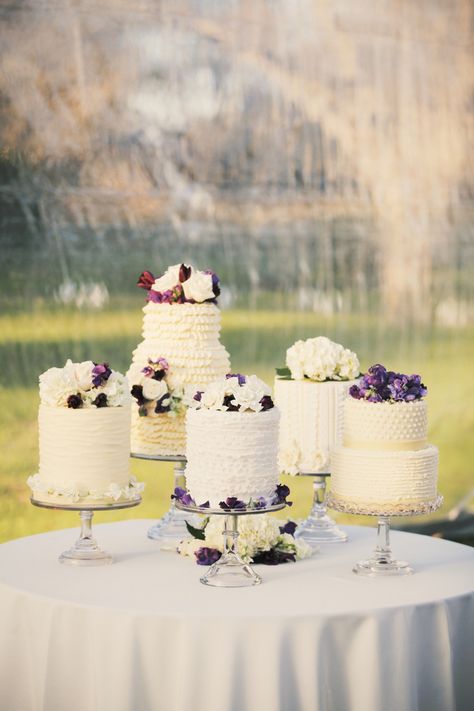 group of white cakes with flowers Multiple Wedding Cakes, Hair Styles Bridal, Ruffle Wedding Cake, Rustic Wedding Ideas, Wedding Hair Styles, Small Wedding Cakes, Wedding Cake Flavors, Wedding Cake Table, Gateaux Cake