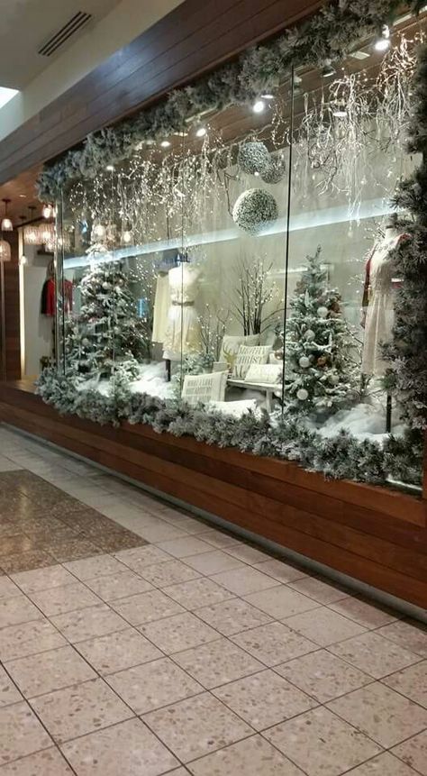 Winter Wonderland Window Display, Winter Window Display Store Fronts, Christmas Store Window Displays, Christmas Window Display Retail, Winter Displays, Winter Window Display, Boutique Window Displays, Winter Display, Store Front Windows