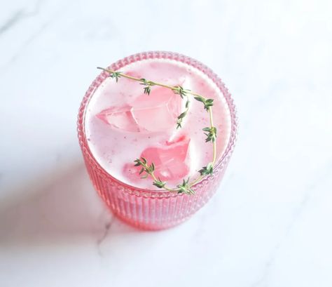 This Hibiscus Mocktail is a delightful and vibrant drink that combines the flavors of sweet strawberries, aromatic thyme, and tangy hibiscus. It’s the perfect non-alcoholic beverage to enjoy on a sunny day or as a refreshing treat at any time. This will be on repeat for me on the hot summer days ahead! Why a […] The post Hibiscus Mocktail appeared first on Don't Skip the Cookie. Hibiscus Mocktail Recipe, Hibiscus Tea Drinks, Herbal Mocktails, Hibiscus Mocktail, Hibiscus Tea Benefits, High Carb Low Fat Vegan, Forest Food, Thyme Simple Syrup, Hibiscus Drink