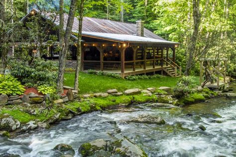 Secluded Mountain Cabin, City Planning Design, Mountain Vacation Home, Forest Landscaping, Small Cabin In The Woods, River House Plans, Cabin In Woods, North Carolina Cabins, River Cabins