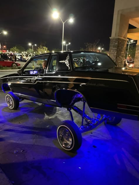 Old School Wallpaper, Low Riders Cars, 64 Impala Lowrider, Lowriders Cars, Cars Lowrider, Impala 1967, 1963 Chevy Impala, Impala Lowrider, Modded Cars