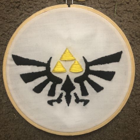 I tried to teach myself embroidery  #embroidery #Teach #zelda  Check more at https://www.fsy.ovh/zelda/all-i-tried-to-teach-myself-embroidery/ Zelda Embroidery Patterns, Zelda Embroidery, Zelda Triforce, Patch Ideas, Zelda Cosplay, Punch Needle, Bat Signal, Legend Of Zelda, Superhero Logos