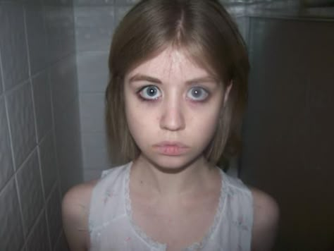 Creepy Chan Allison Harvard, Alison Harvard, Uk Icon, Allison Harvard, Creepy Cute, Grunge Aesthetic, Drawing People, Face And Body, Pretty People