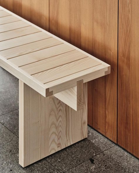 Bench With Table, Wood Bench Design, Wood Bench Seat, Details Furniture, Wood Furniture Plans, Furniture Design Inspiration, Wood Furniture Design, Diy Holz, Wood Joinery