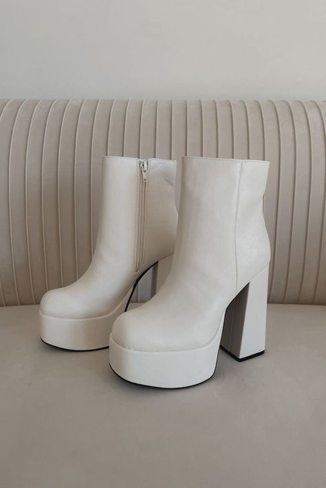 White Platform High Heel Boots, 70s Boots White, White 70s Boots, High Rise Boots, White Heels Boots, Chunky Boots Heels, Chunky White Boots, Cute Platform Shoes, White Go Go Boots