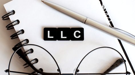 Knowing the pros and cons of an LLC allows you to make the right choice for establishing the entity of your company when you are starting a business. Llc Business Aesthetic, Llc Vision Board, S Corporation Tips, Starting A Business Aesthetic, Llc Aesthetic, Register Business, Vision Board Bullet Journal, Income Vision Board, Vision Board Frame