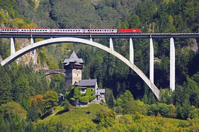 3 Amazingly Beautiful Scenic Train Routes in Austria Brunei Travel, Pictures For Wallpaper, Via Rail, Old Steam Train, Scenic Train Rides, Train Route, Train Tour, Austria Travel, Train Tickets