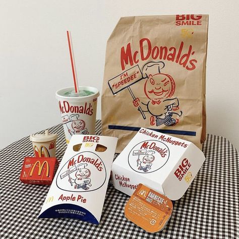 Mcdonalds Packaging, Retro Fast Food, Vintage Fast Food, Malt Recipe, Mcdonald's Aesthetic, Mcdonald Menu, Diner Recipes, Retro Advertising, Dinner Themes