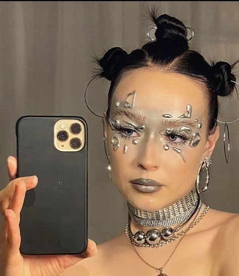 Alien Themed Outfit, Alien Inspired Outfit, Intergalactic Costumes, Hot Glue Makeup, Alien Halloween Makeup, Futuristic Theme, My First Youtube Video, Futuristic Makeup, Alien Makeup