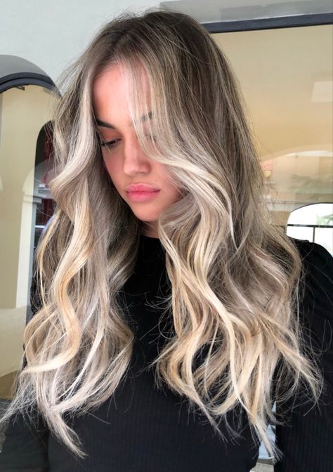 Blonde balayage wella illumina airtouch shatush schiariture cool balayage Full Balayage Blonde, Air Touch Hair Blond, Blonde Airtouch, Cool Balayage, Nordic Blonde, Full Balayage, Air Touch, Long Angled Bob, Blonde Wedding Hair