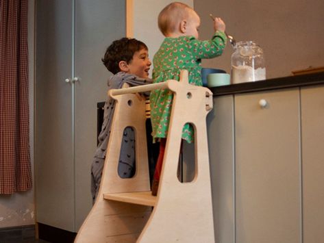 Giraffe Observation Tower - Baby furniture - ELYSTA - Wood | MOM Learning Tower Diy, Toddler Step Stool, Wooden Step Stool, Montessori Furniture, Learning Tower, Toddler Chair, Kids Stool, Kids Kitchen, Baby Furniture