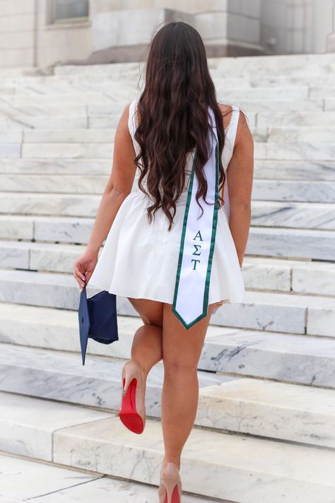 Christian Louboutin Graduation Pictures, Red Bottom Heels Graduation Pictures, Louboutin Graduation Pictures, Red Bottoms Graduation Pictures, Graduation Louboutin, Red Bottom Graduation Pictures, Grad Pic Outfits, Graduation Manifestation, Loubiton Heels