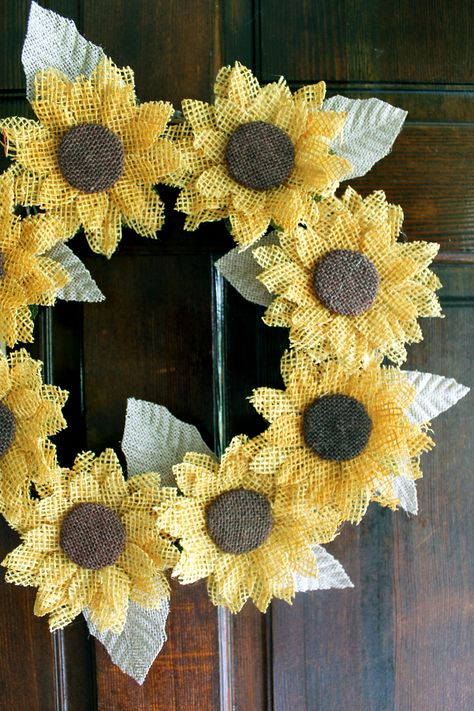 Farmhouse Wreath Diy, Burlap Flower Tutorial, Burlap Sunflower Wreath, Sunflower Wreath Diy, Burlap Sunflower, Easiest Burlap, Sunflower Crafts, Diy Step, Scrapbooking Kids