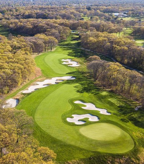 Bethpage Black, Luxury Golf Course, Golf Course Architecture, Beautiful Golf Courses Pictures, Golf Courses Beautiful, Public Golf Courses, Texture Inspiration, Mini Golf, Touch Of Class