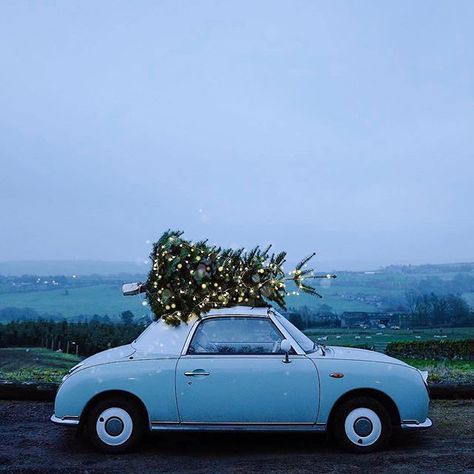 Iconic blue car with a christmas tree on top #holidayseason One Horse Open Sleigh, Christmas Tree Farm, Winter Wonder, Jolie Photo, Tree Farms, Christmas Mood, Very Merry Christmas, Holiday Inspiration, Blue Christmas